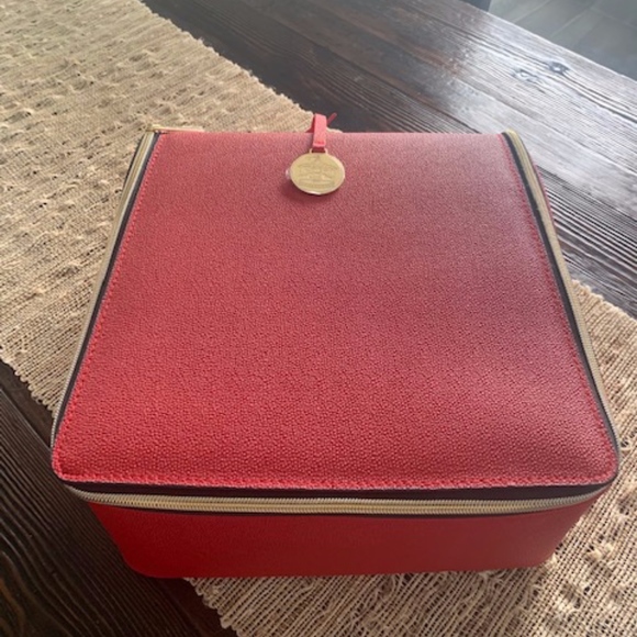 Estee Lauder Handbags - Estee Lauder Cosmetic Case